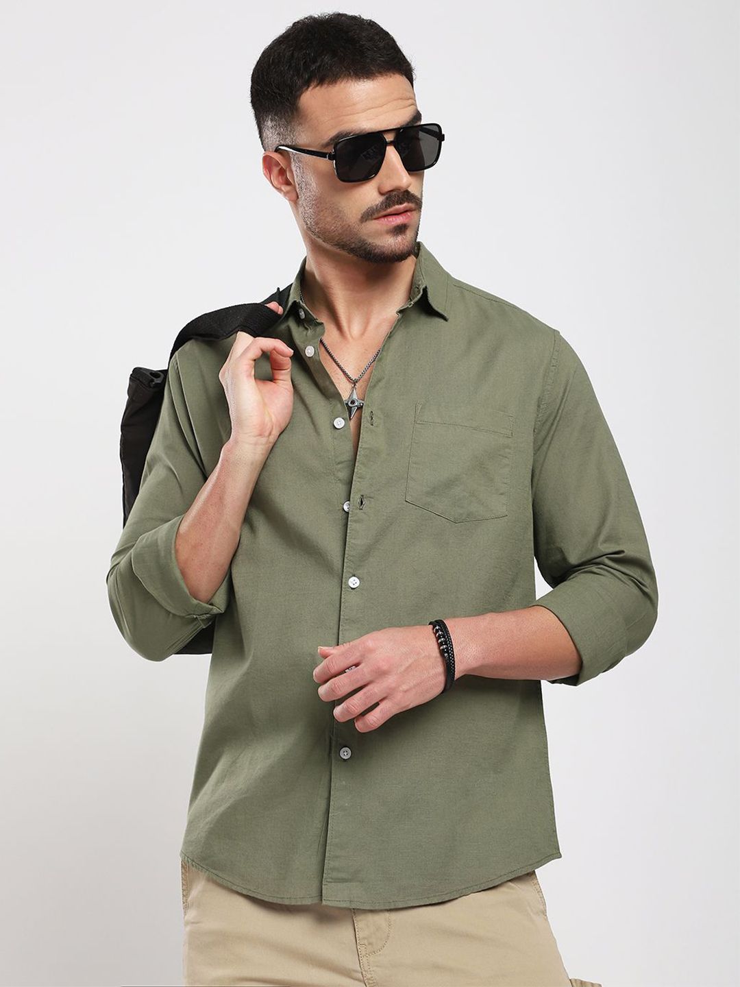 VASTRADO Men Classic Fit Solid Spread Collar Cotton Casual Shirt