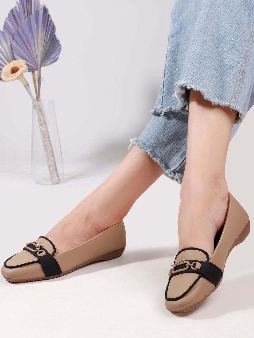 DressBerry Women Beige Square Toe Slip-On Mojaris Flats