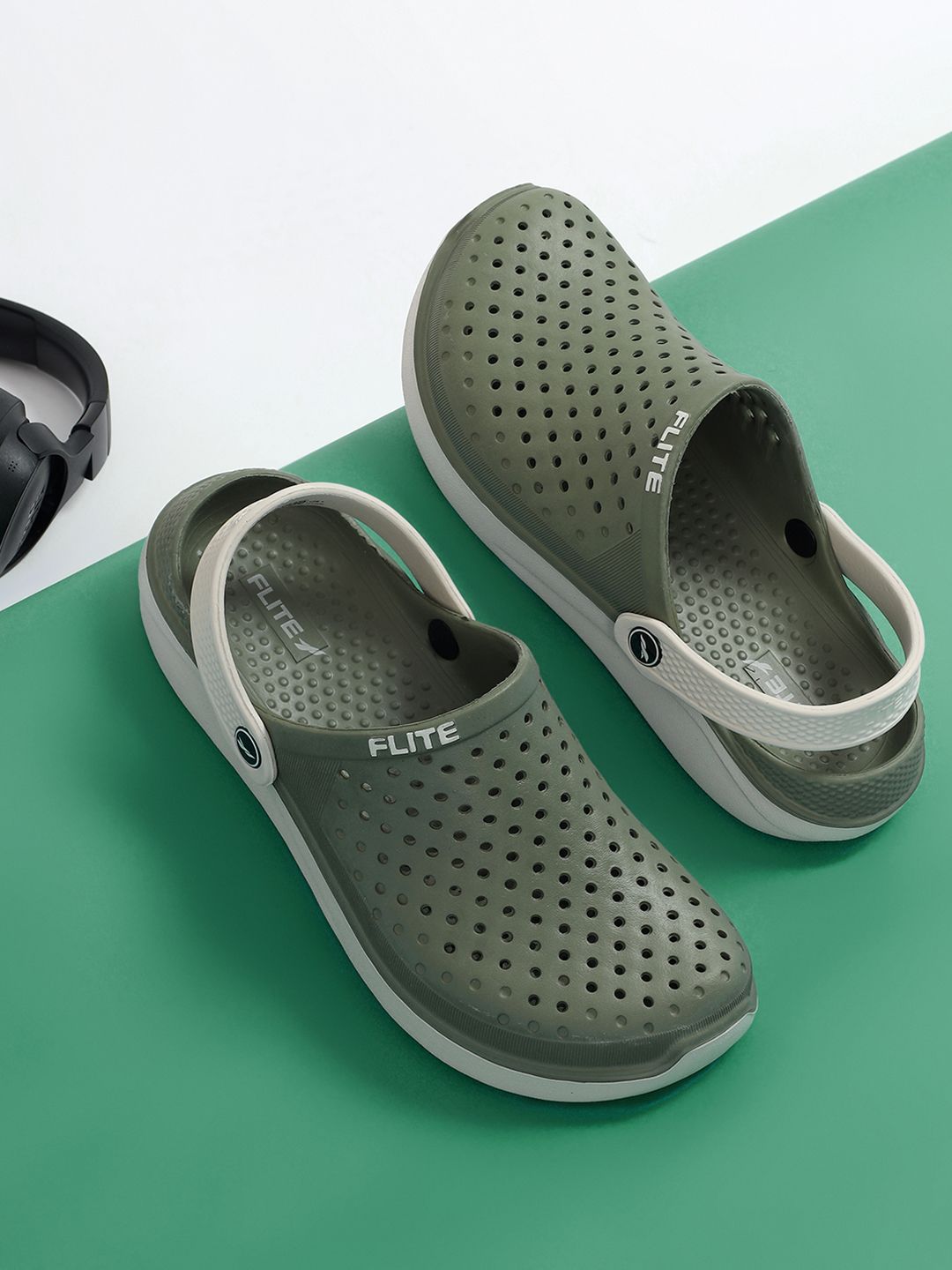FLITE Men Rubber Clogs