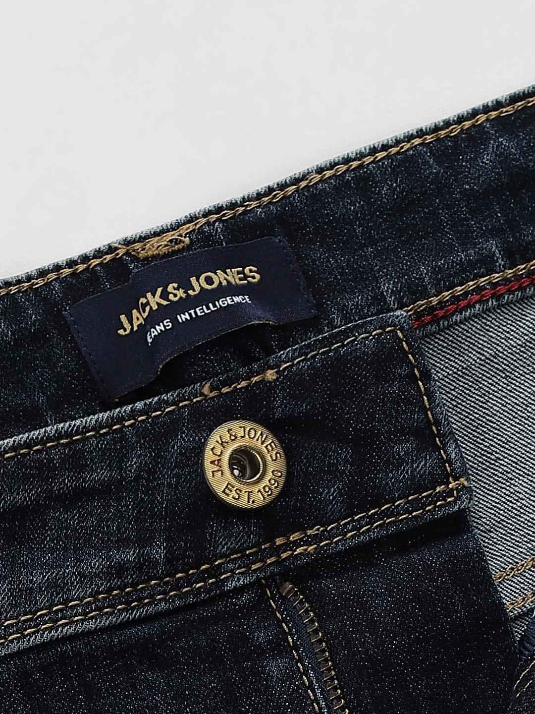 Slim Fit Low-Rise Mildly Distressed Light Fade Stretchable Jeans