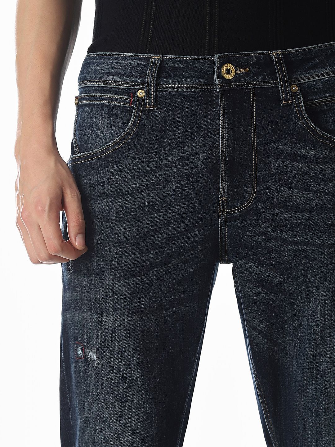 Slim Fit Low-Rise Mildly Distressed Light Fade Stretchable Jeans