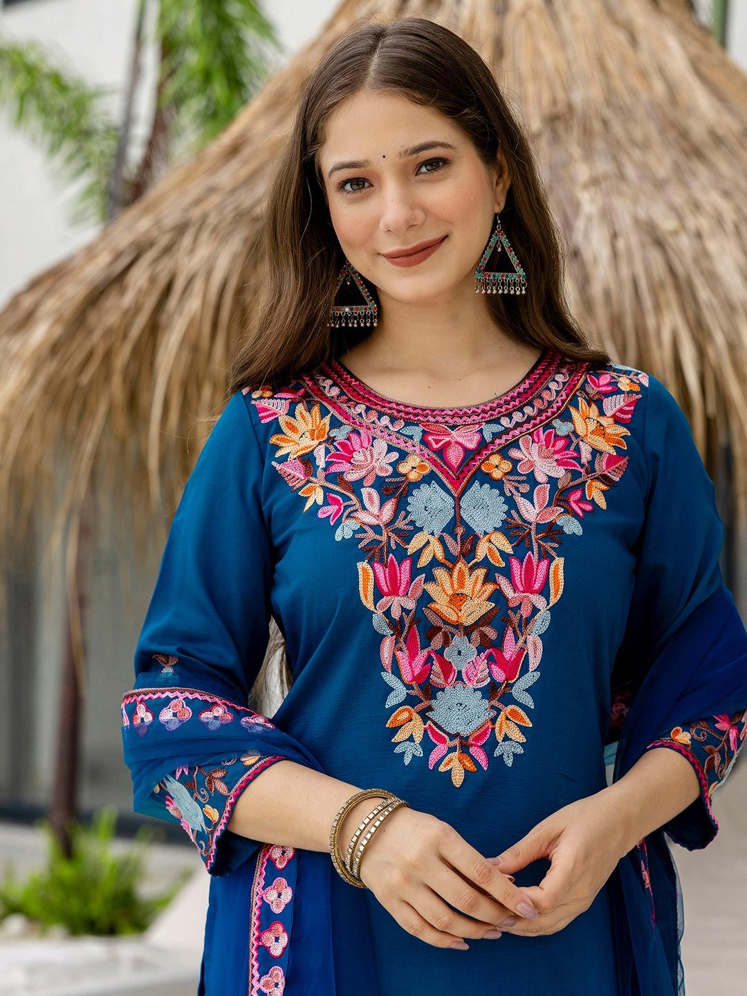 SKYLEE SKYLEE Women Ethnic Motifs Embroidered Regular Thread Work Kurta with Patiala & Dupatta