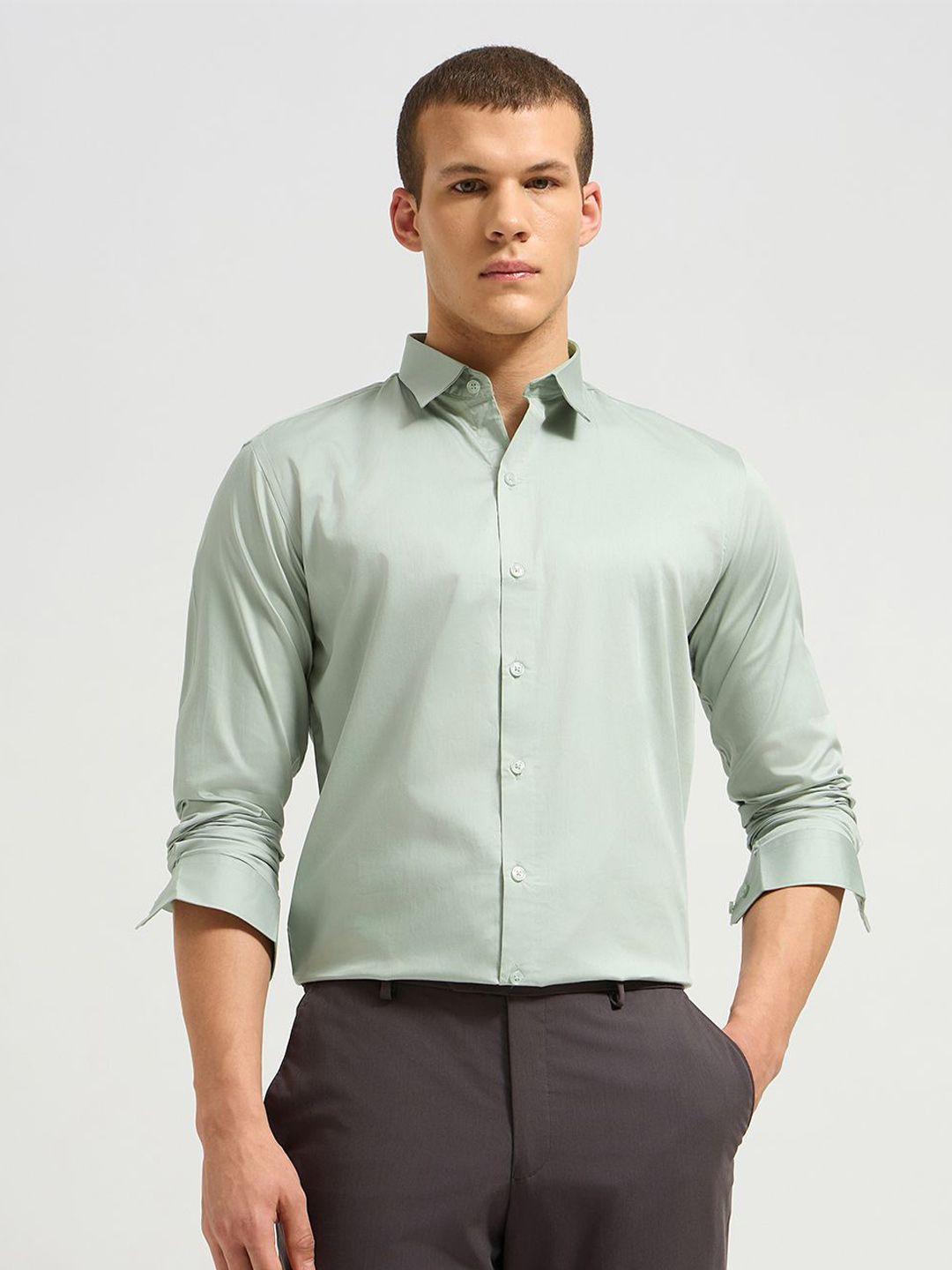 MISCHIEF MONKEY Men Classic Tailored Fit Solid Spread Collar Pure Cotton Formal Shirt