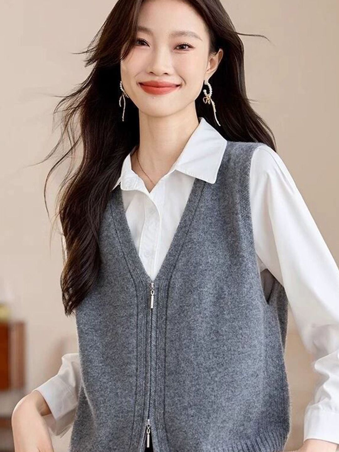 Buy StyleCast Women Solid Sleeveless V-Neck Casual Sweaters Vest