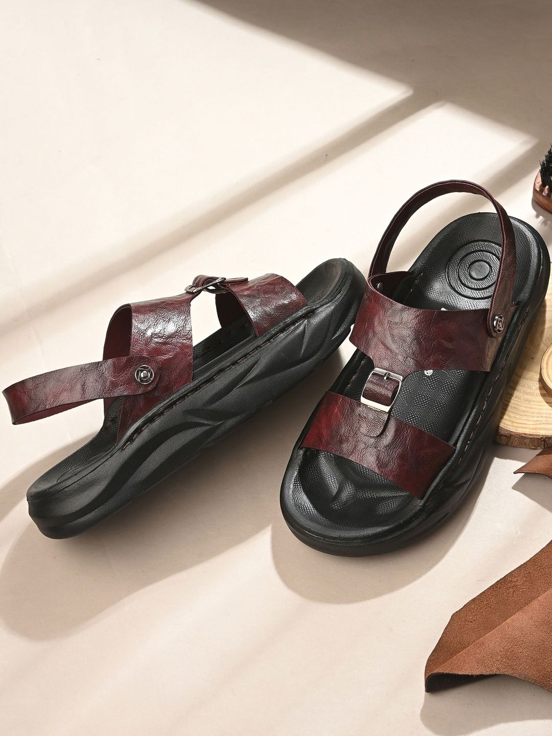 El Paso Men Maroon Slip-On Comfort Sandals
