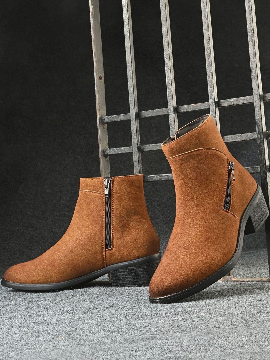 Roadster Roadster Women Trendy Tan Buckle details Stylish Casual Chelsea Boots