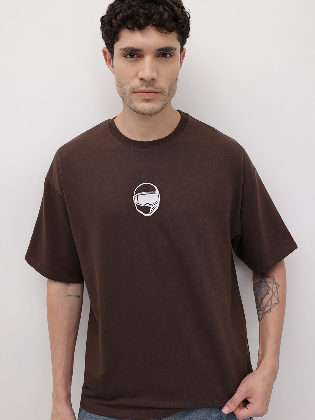 The Roadster Life Co. Drop-Shoulder Sleeves Applique Oversized T-shirt