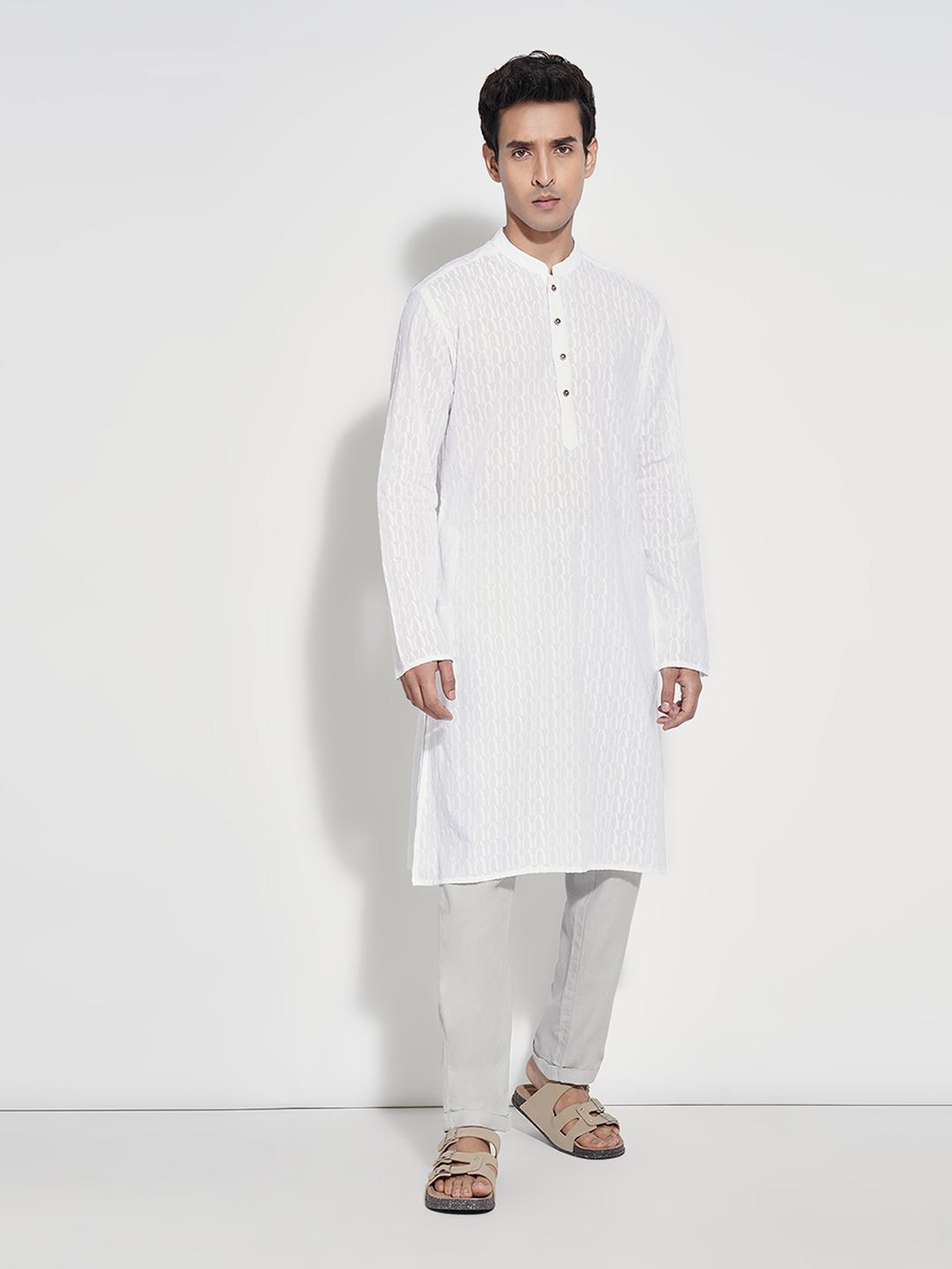 indus route by Pantaloons Striped Mandarin Collar Thread Work Dobby Cotton Kurta