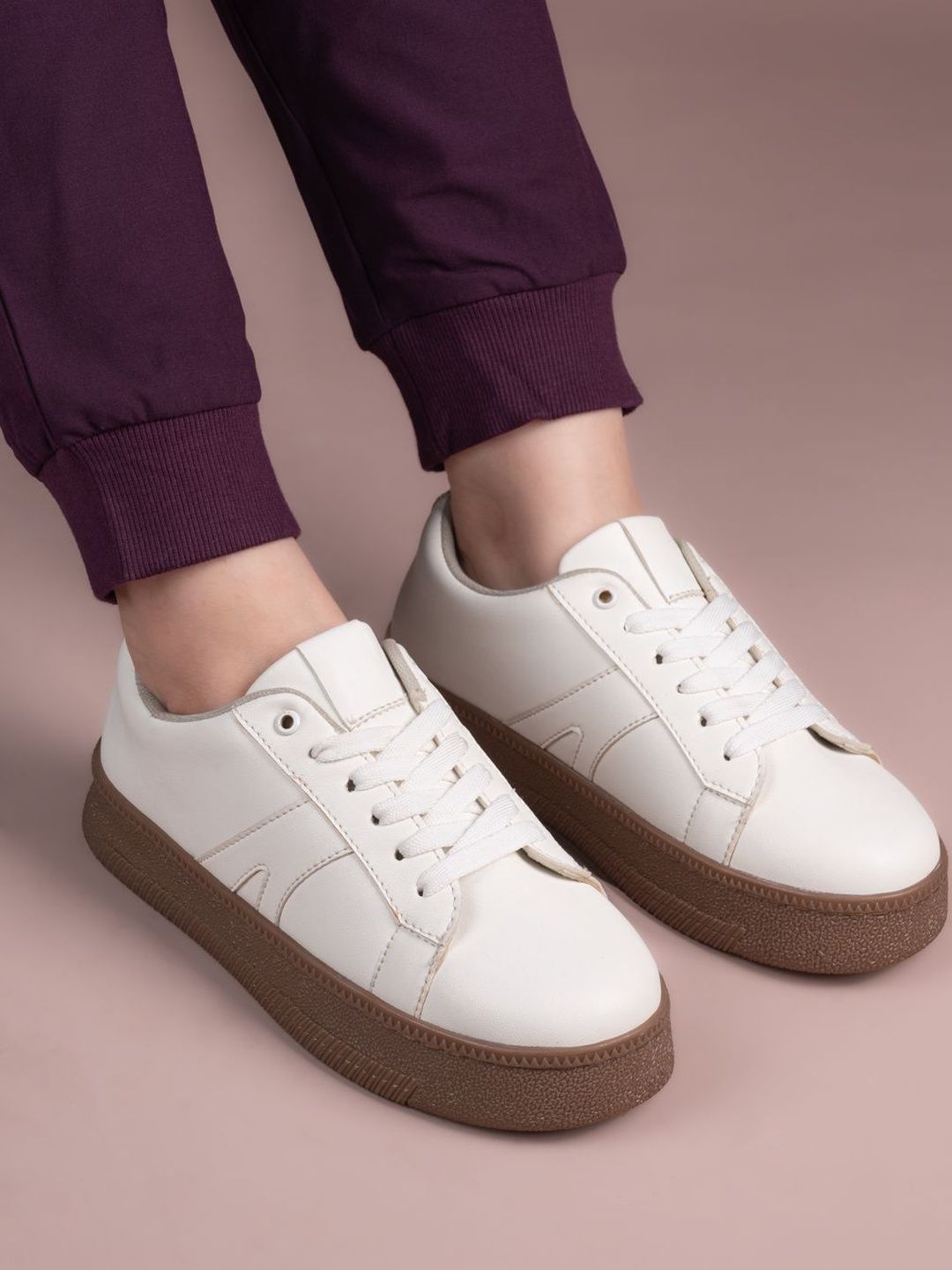 Roadster Women Sneakers
