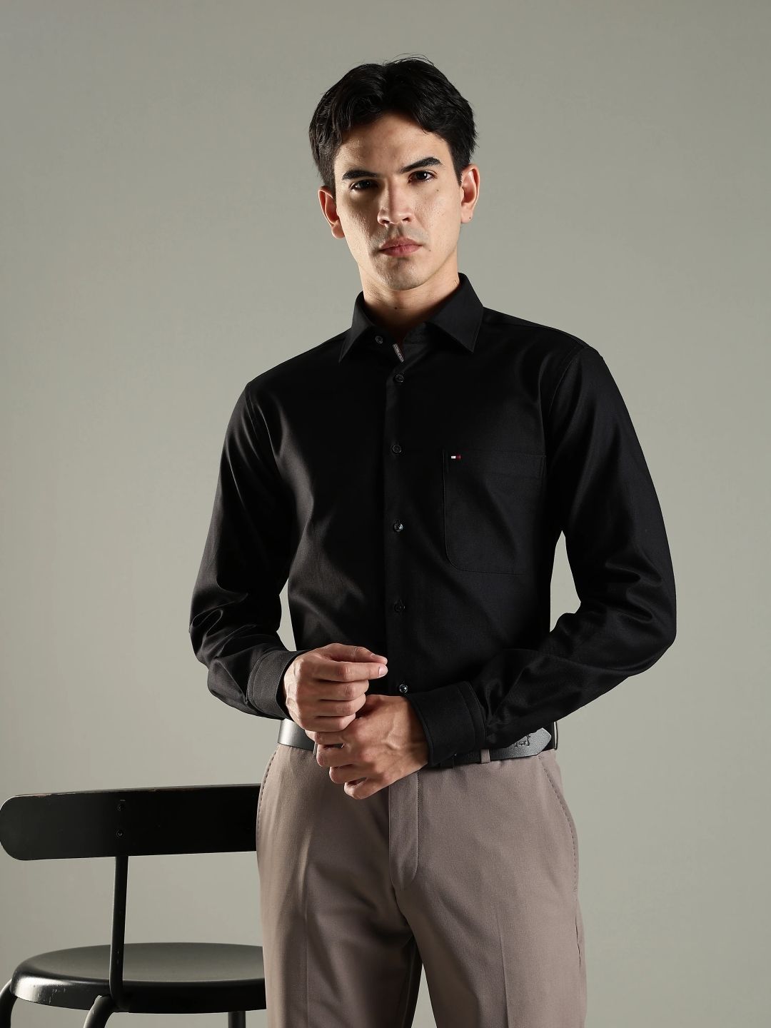 Tommy Hilfiger Tommy Hilfiger Men Solid Spread Collar Cotton Formal Shirt