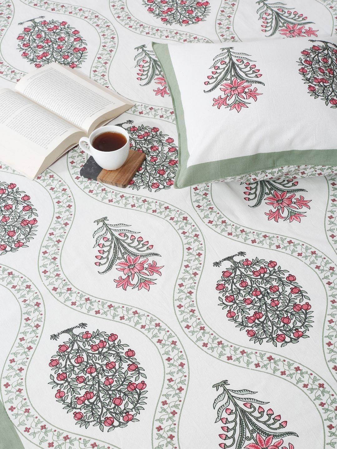 Rajasthan Decor Rajasthan Decor Cream-Coloured 210 TC Cotton Super King Bedsheet Set 2.50 m x 2.70 m