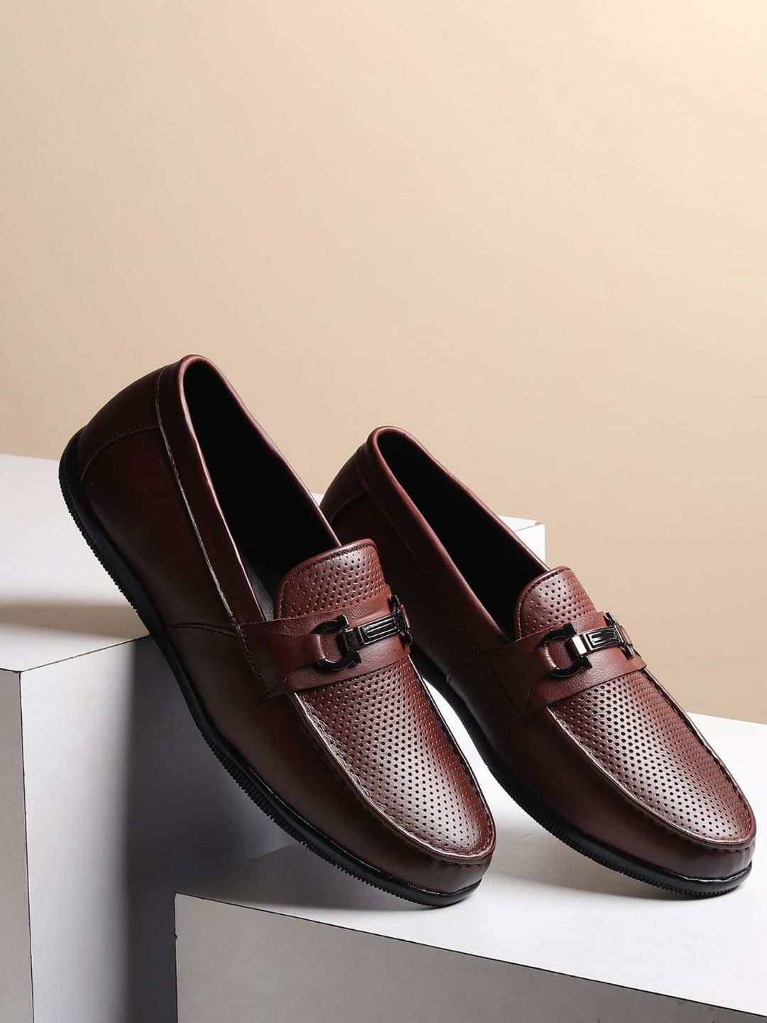 Hayes London Men Textured Leather Formal Loafers