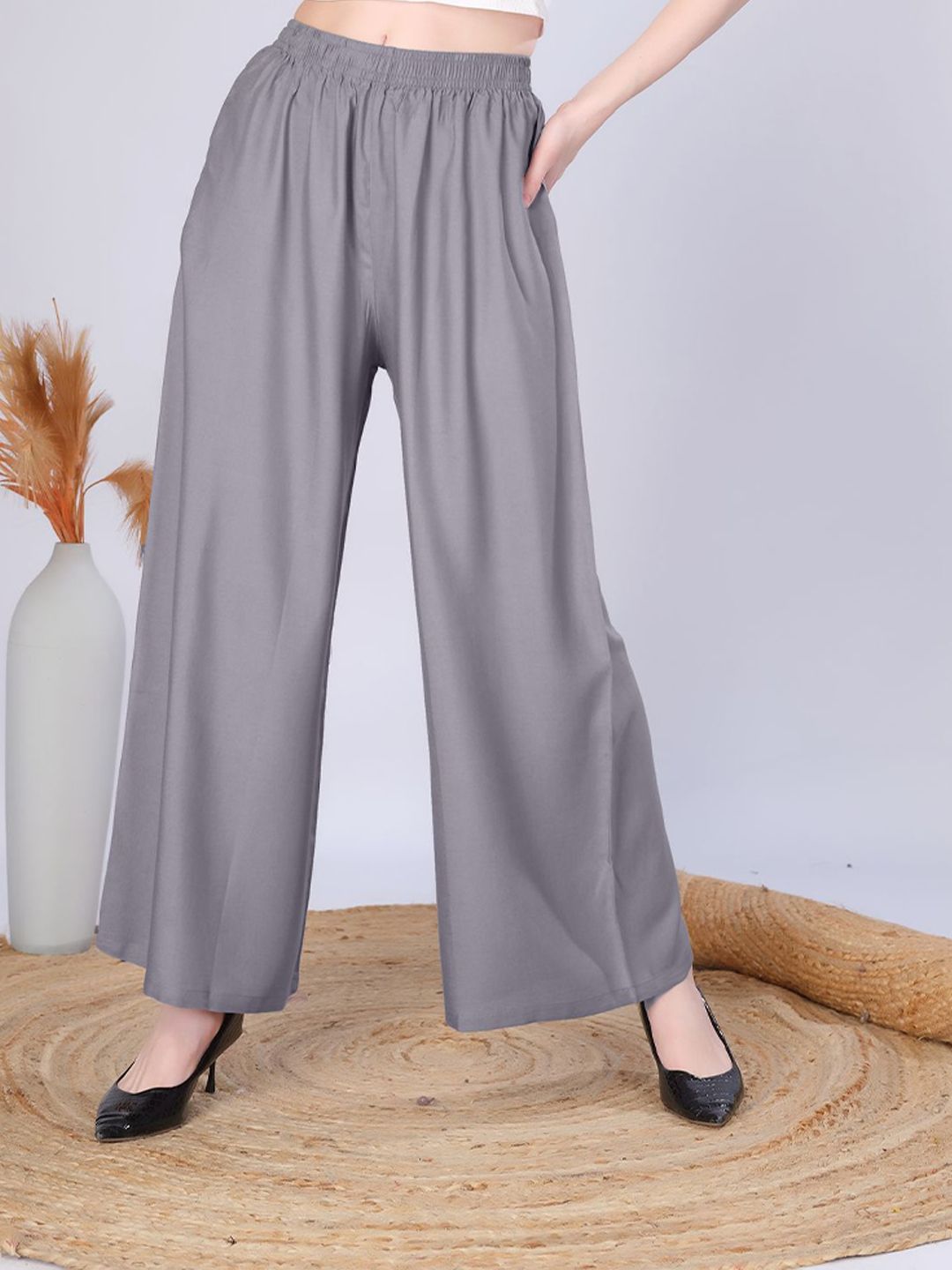 Vivika Women Flared Palazzos