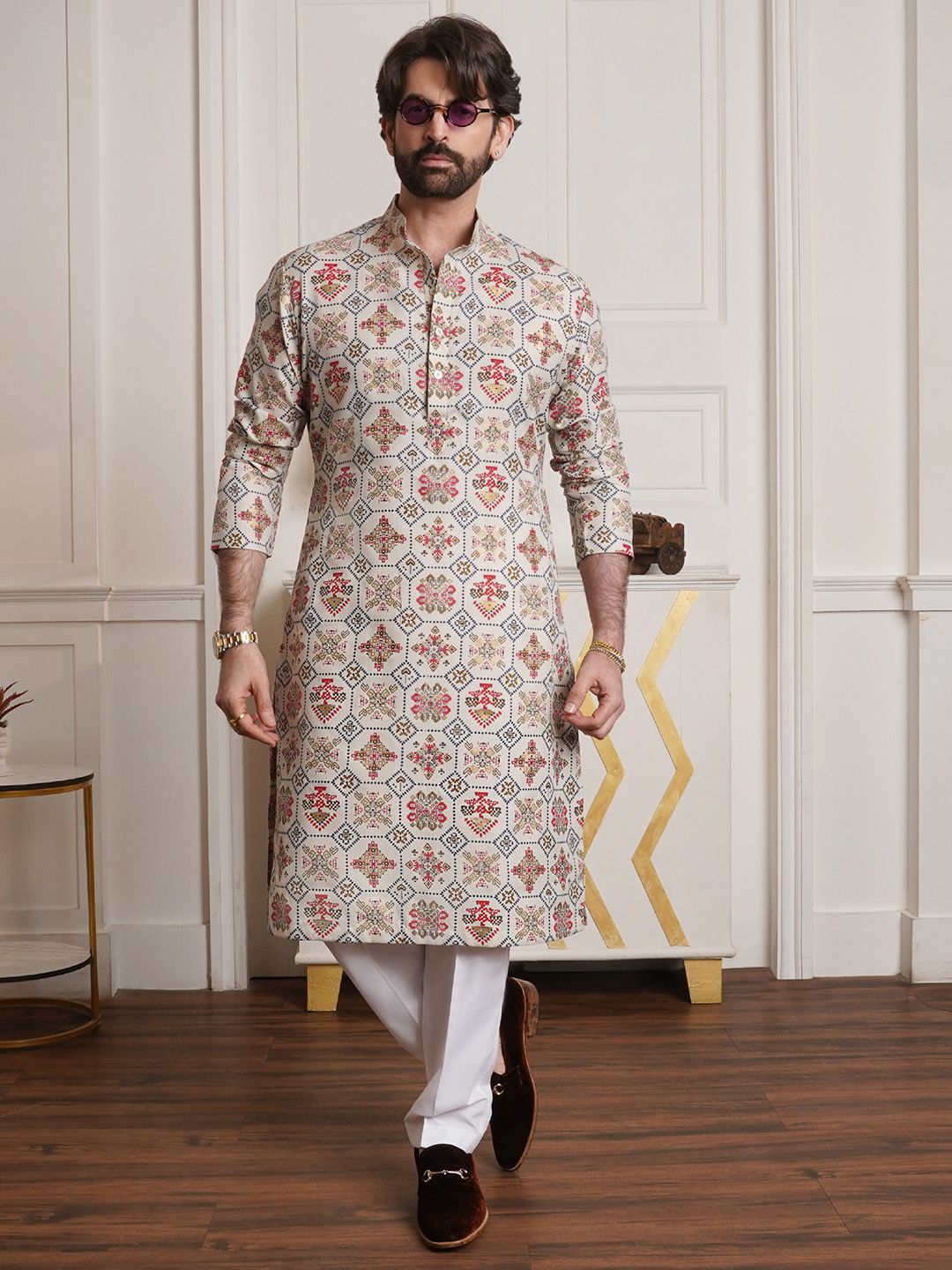 SOJANYA Men Cream-Coloured & Red Ethnic Motifs Printed Kurta