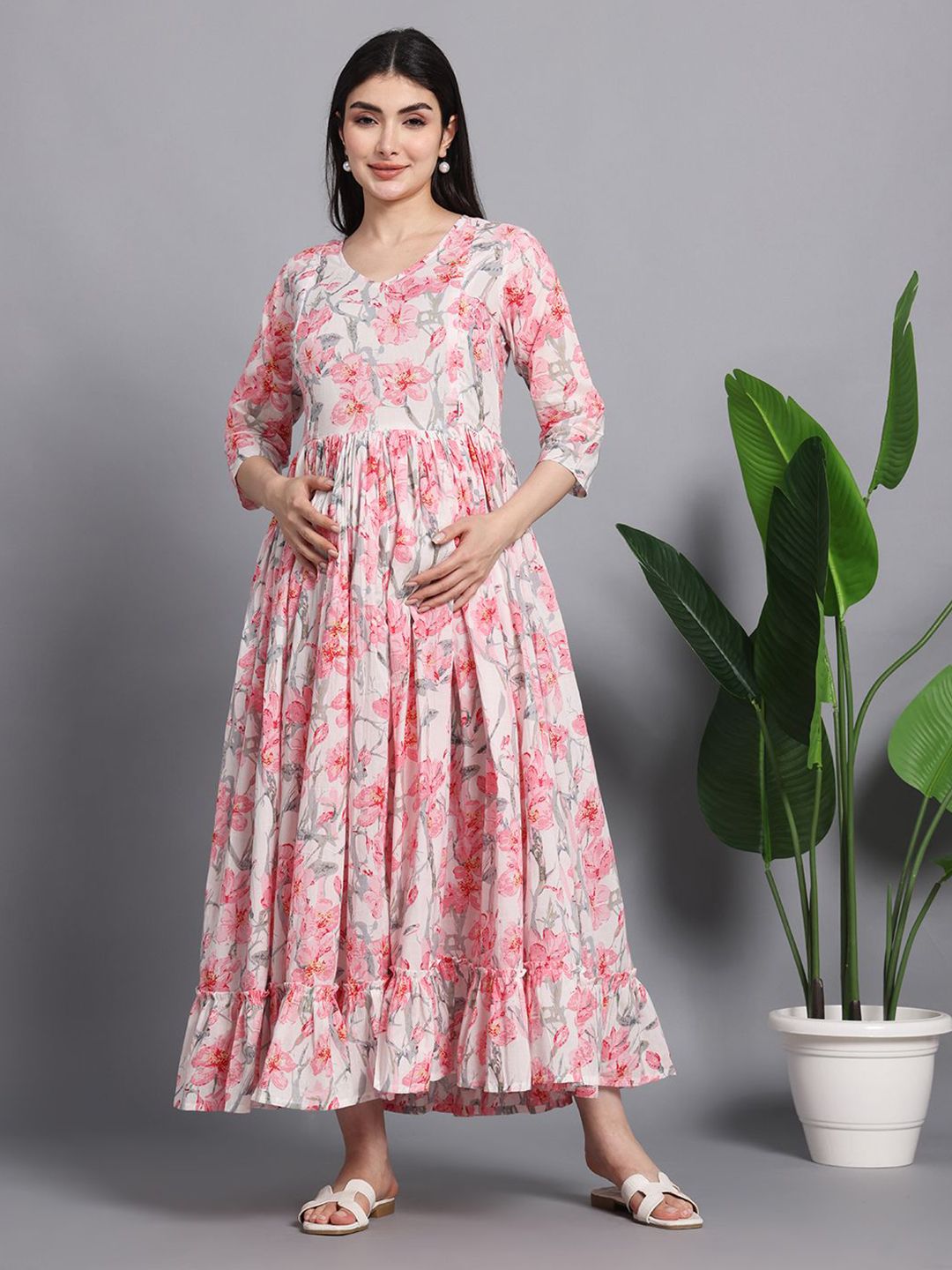 Gujari Floral Printed Casual Maxi Dress