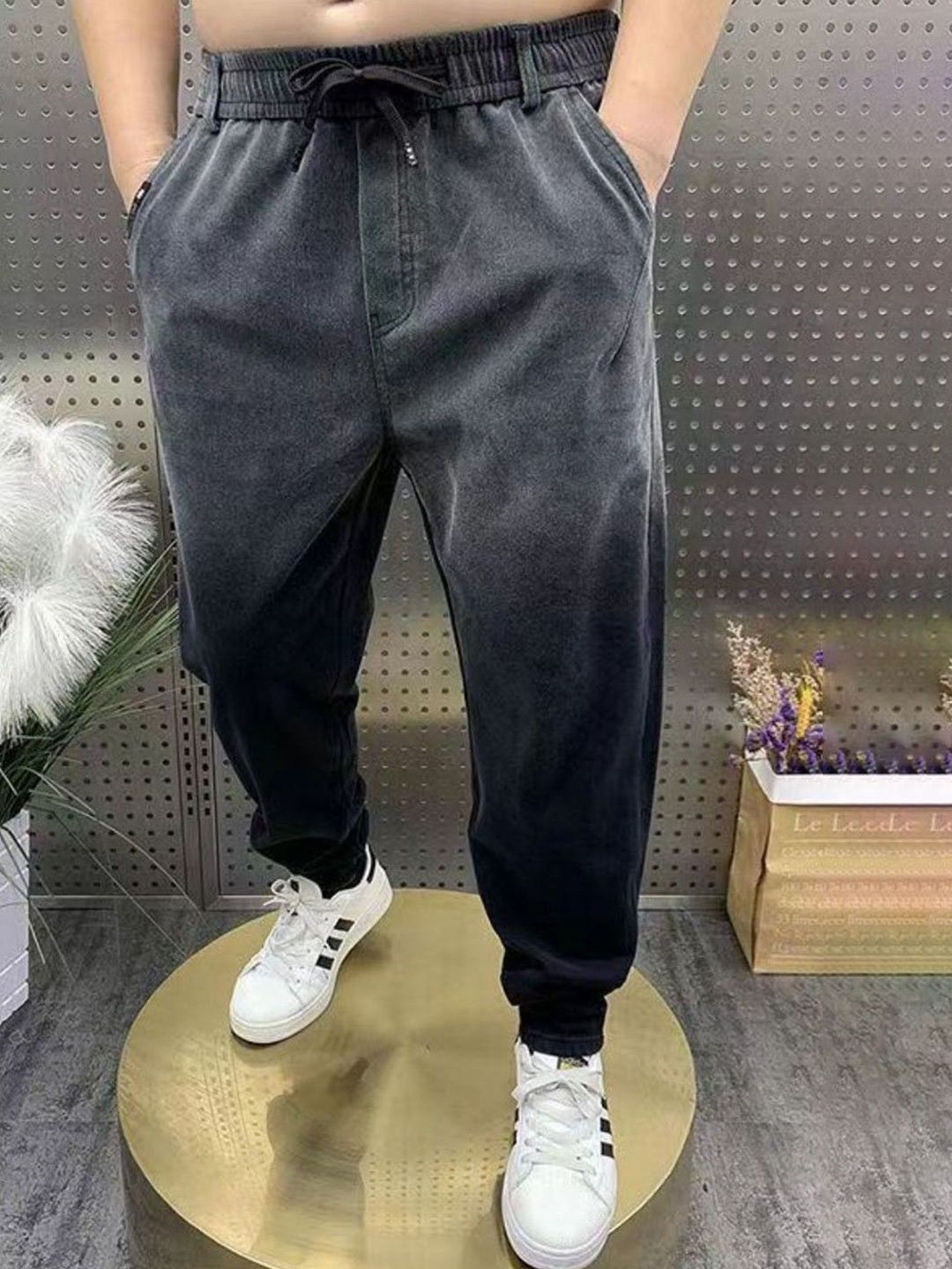 StyleCast Men Jogger Fit Mid-Rise Jeans