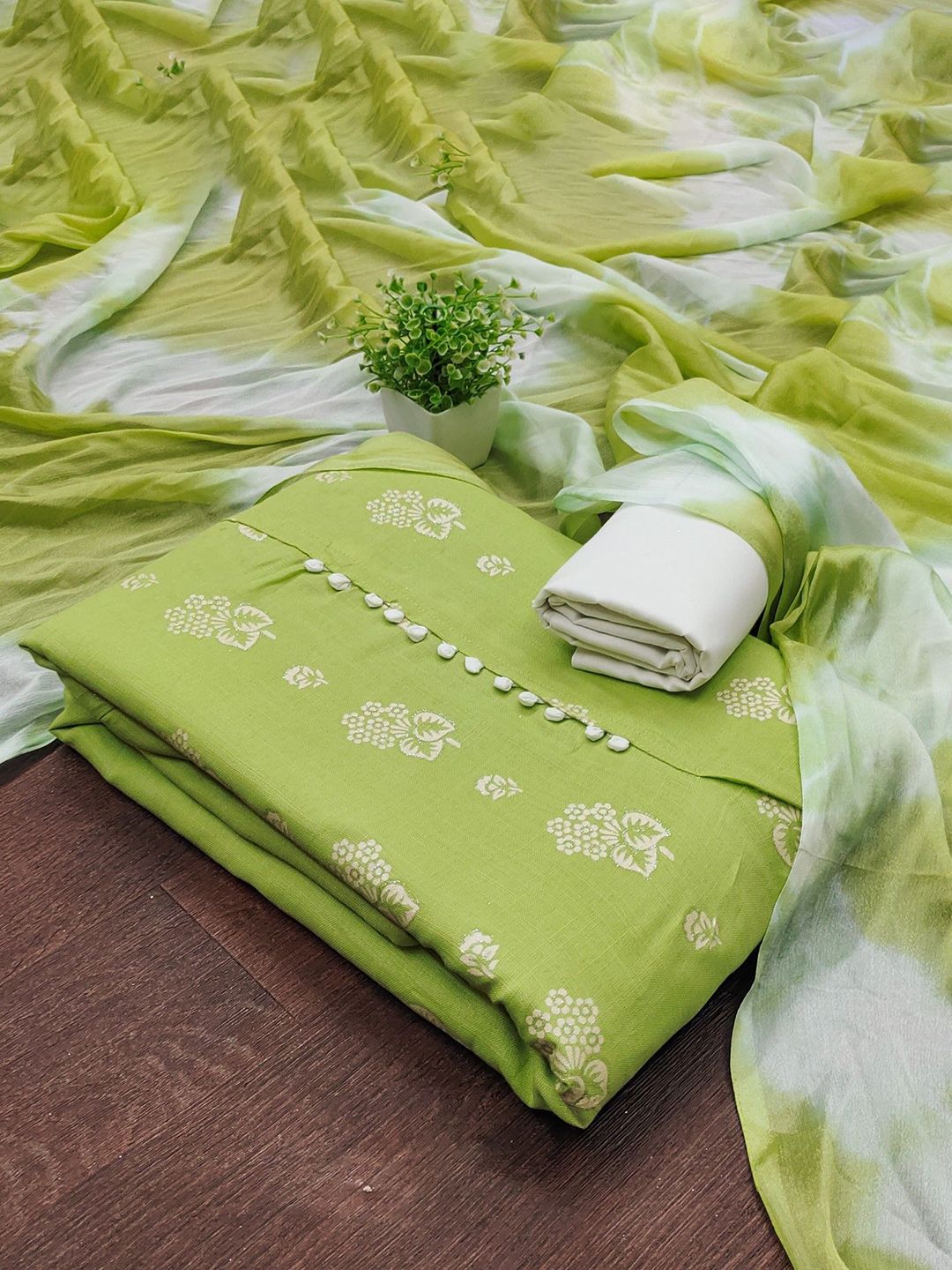 Rangtulika Ethnics Motifs Embroidered Organza Unstitched Dress Material