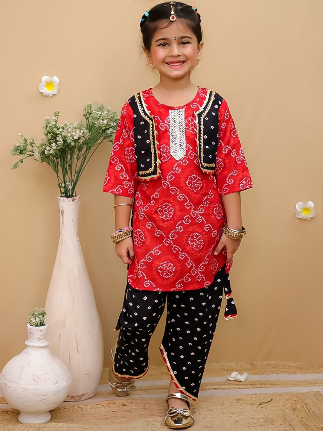 JUNITOS Girls Bandhani Printed Regular Gotta Patti Pure Cotton Kurta with Dhoti Pants