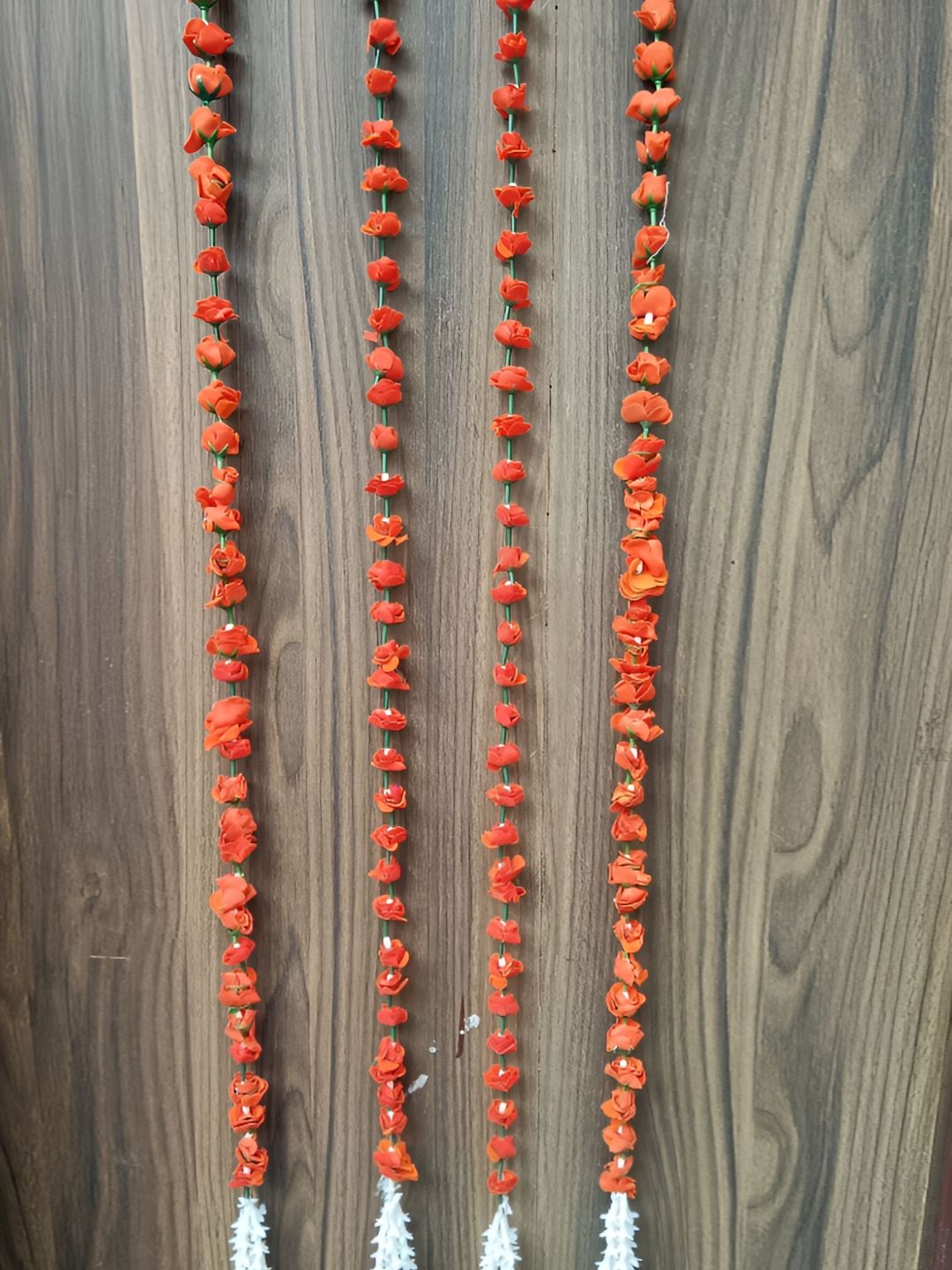Nutts Orange-Coloured & White 4 Pieces Rose & Tuberose Tassel Toran