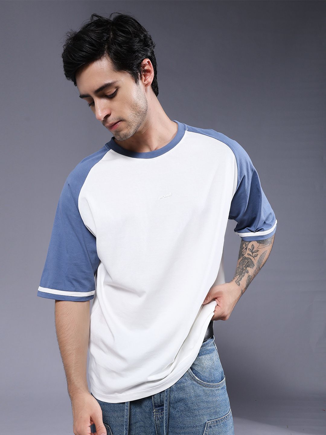 PRONK PRONK Men White & Blue Colourblocked Round Neck Oversized Cotton T-shirt