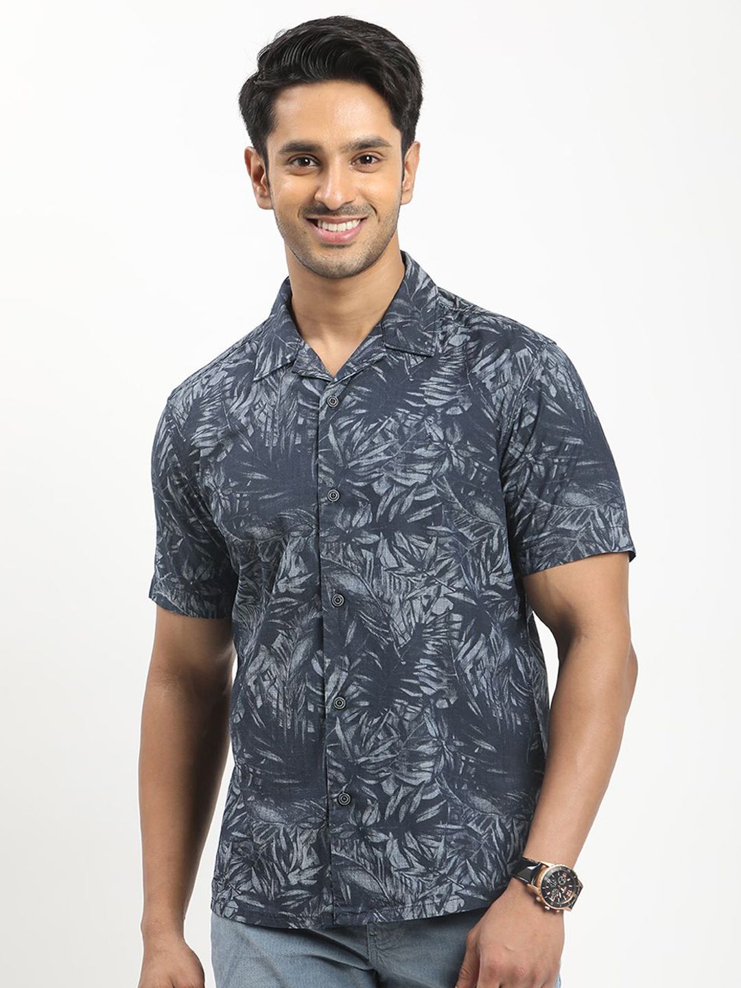 Indian Terrain Indian Terrain Classic Slim Fit Floral Printed Cuban Collar Cotton Casual Shirt