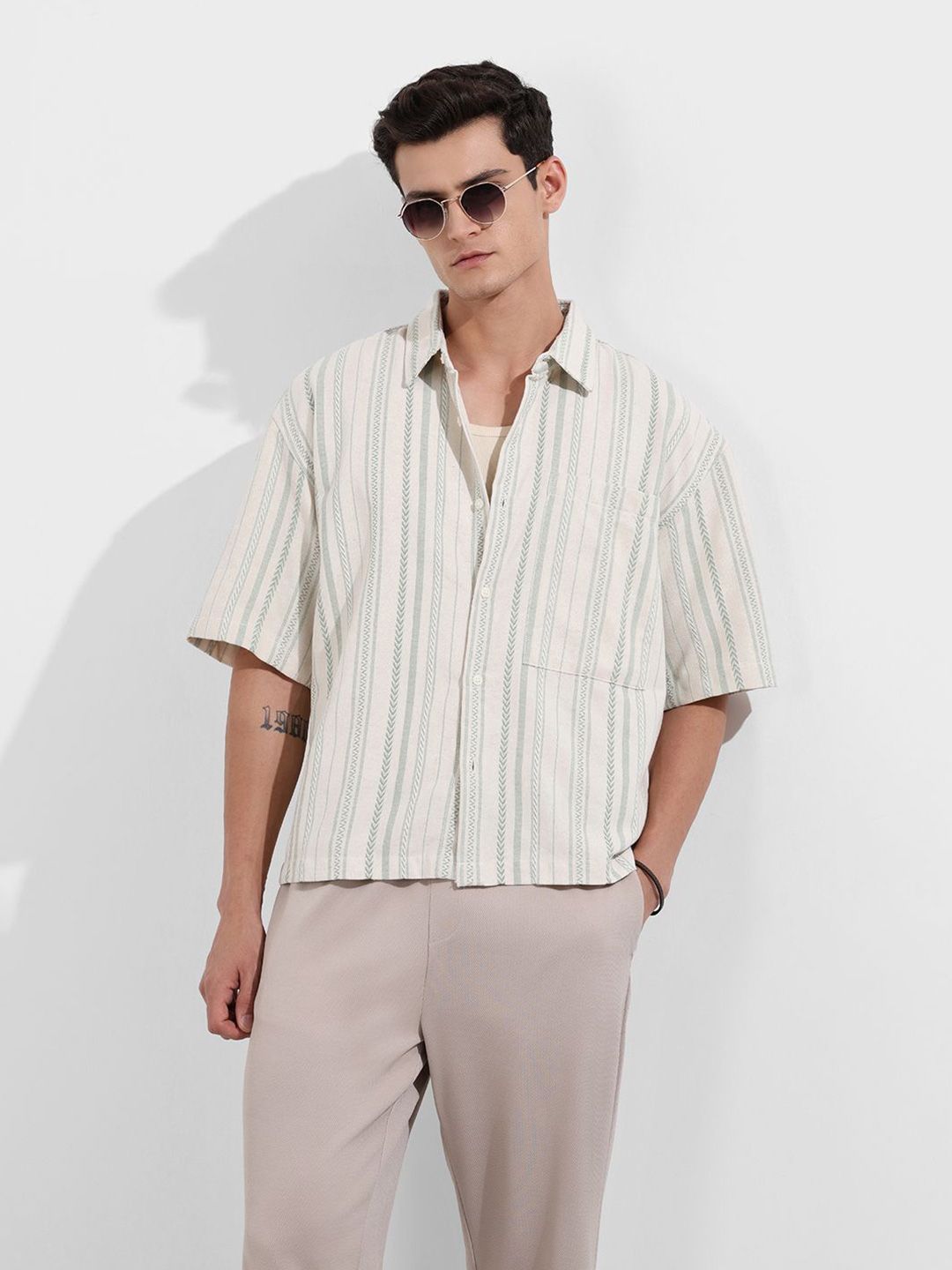 The Indian Garage Co Men Boxy Fit Vertical Striped Spread Collar Casual Shirt