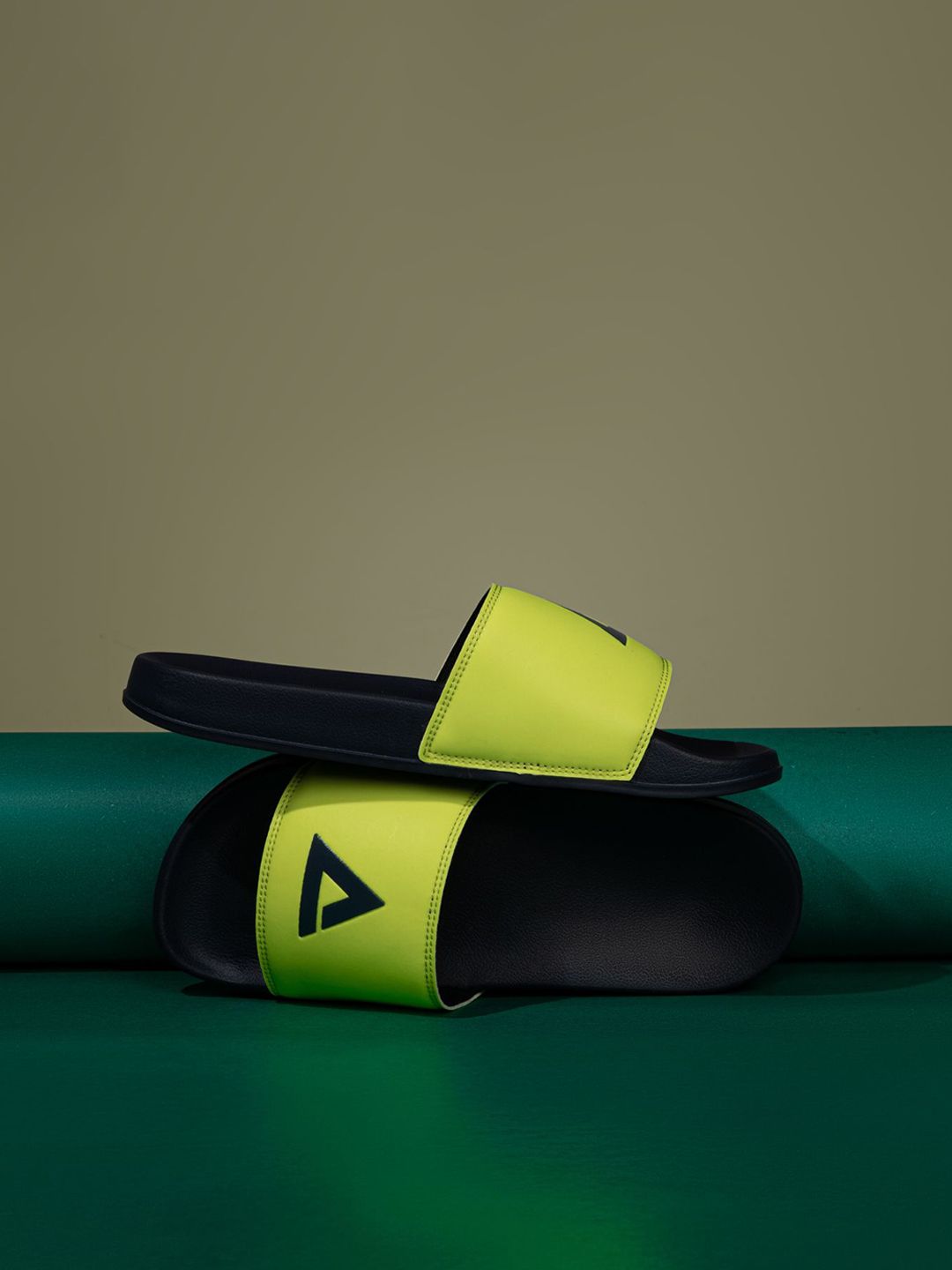 ARVAN Men Printed Sliders