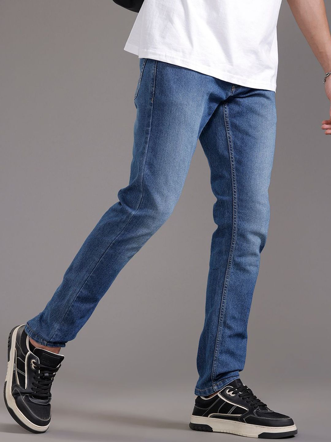 WROGN Men Mid-Rise Light Fade Stretchable Slim Fit Jeans