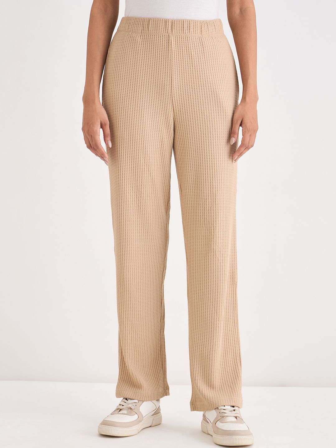 FEMMELLA Women Comfort Regular Fit Mid-Rise Trousers