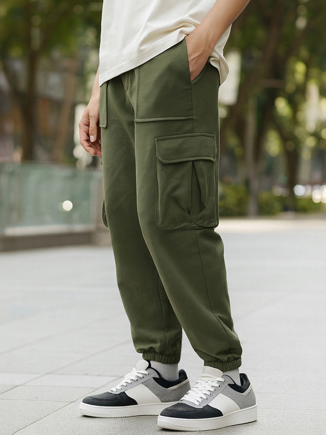 Bewakoof AIR Men Moss Green Oversized Cargo Joggers