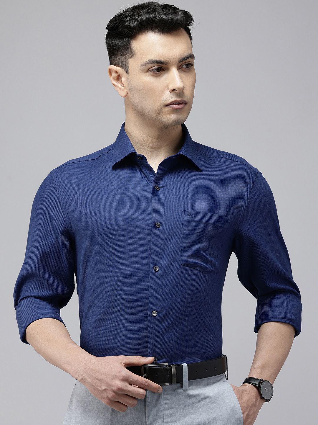 Arrow Manhattan Slim Fit Self Design Textured Pure Cotton Formal Shirt