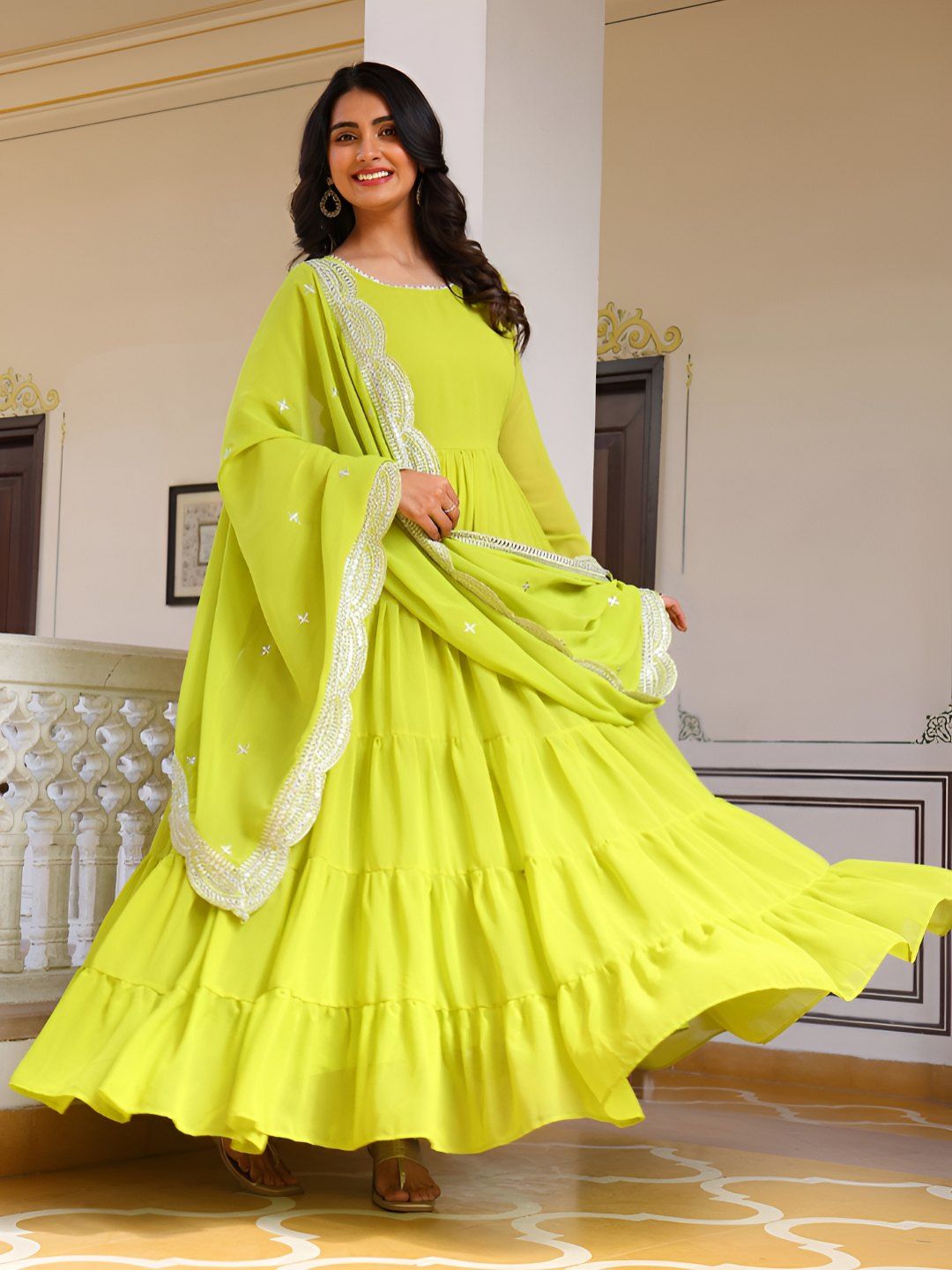 GLOSIA DESIGN Women Floral Kurta with Trousers & Dupatta