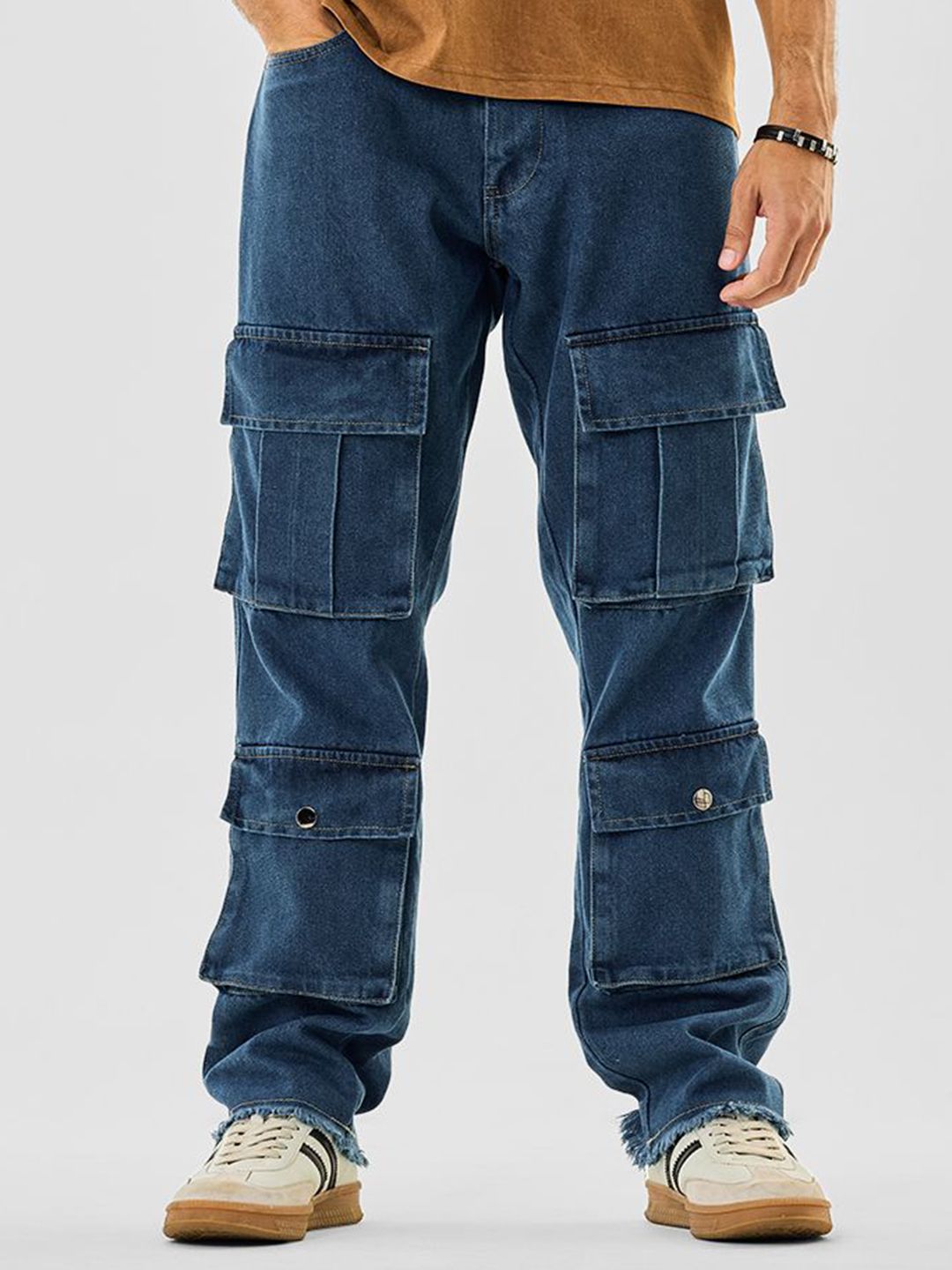 Snitch Men Blue Mid-Rise Baggy Cargo Pants