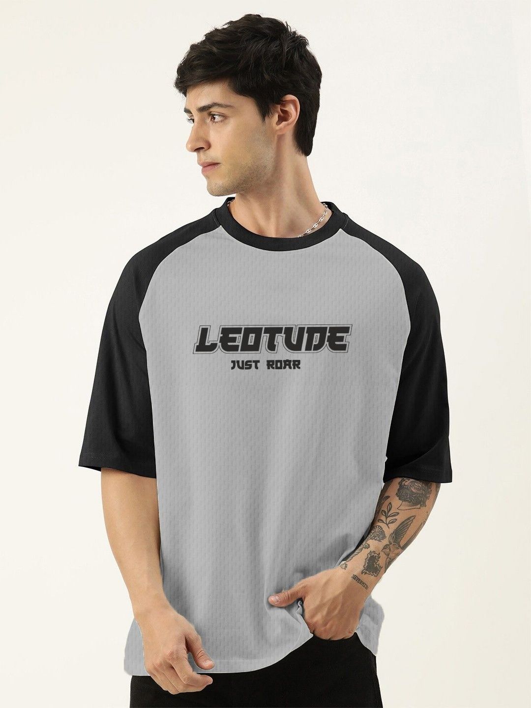 Leotude Men Colourblocked Drop Shoulder Round Neck Oversized T-shirt