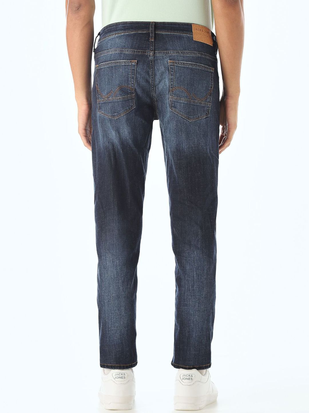 Slim Fit Low-Rise Mildly Distressed Light Fade Stretchable Jeans