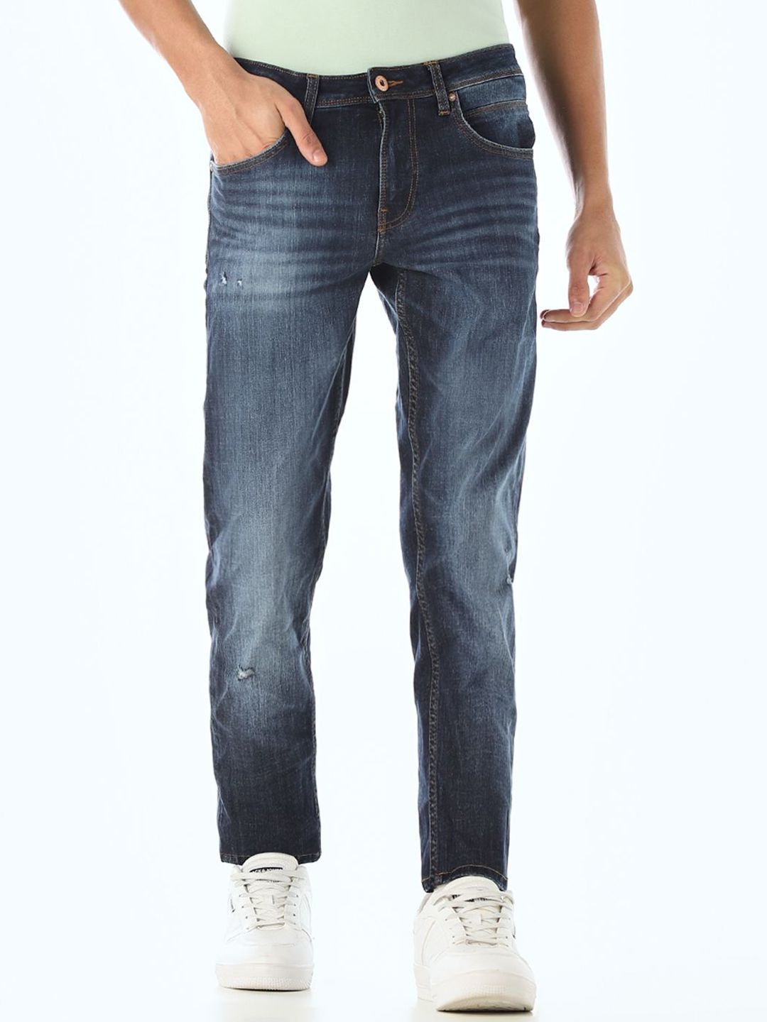 Slim Fit Low-Rise Mildly Distressed Light Fade Stretchable Jeans