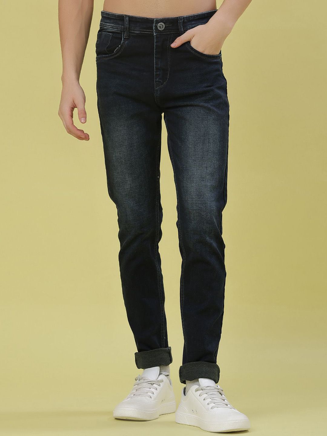 V-Mart Men Slim Fit Mid-Rise Light Fade Stretchable Jeans