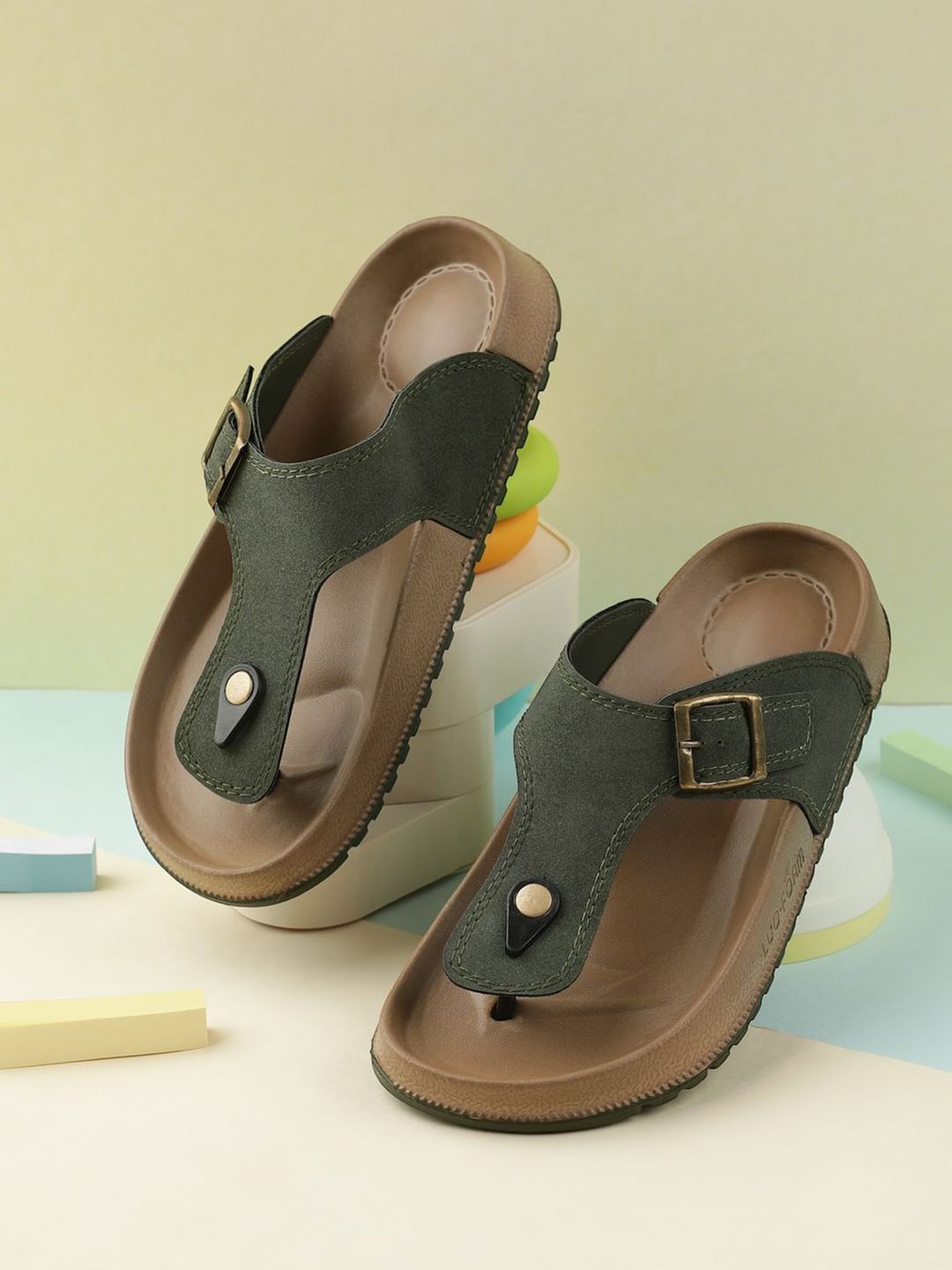 Deflow Men Solid Thong Flip-Flops