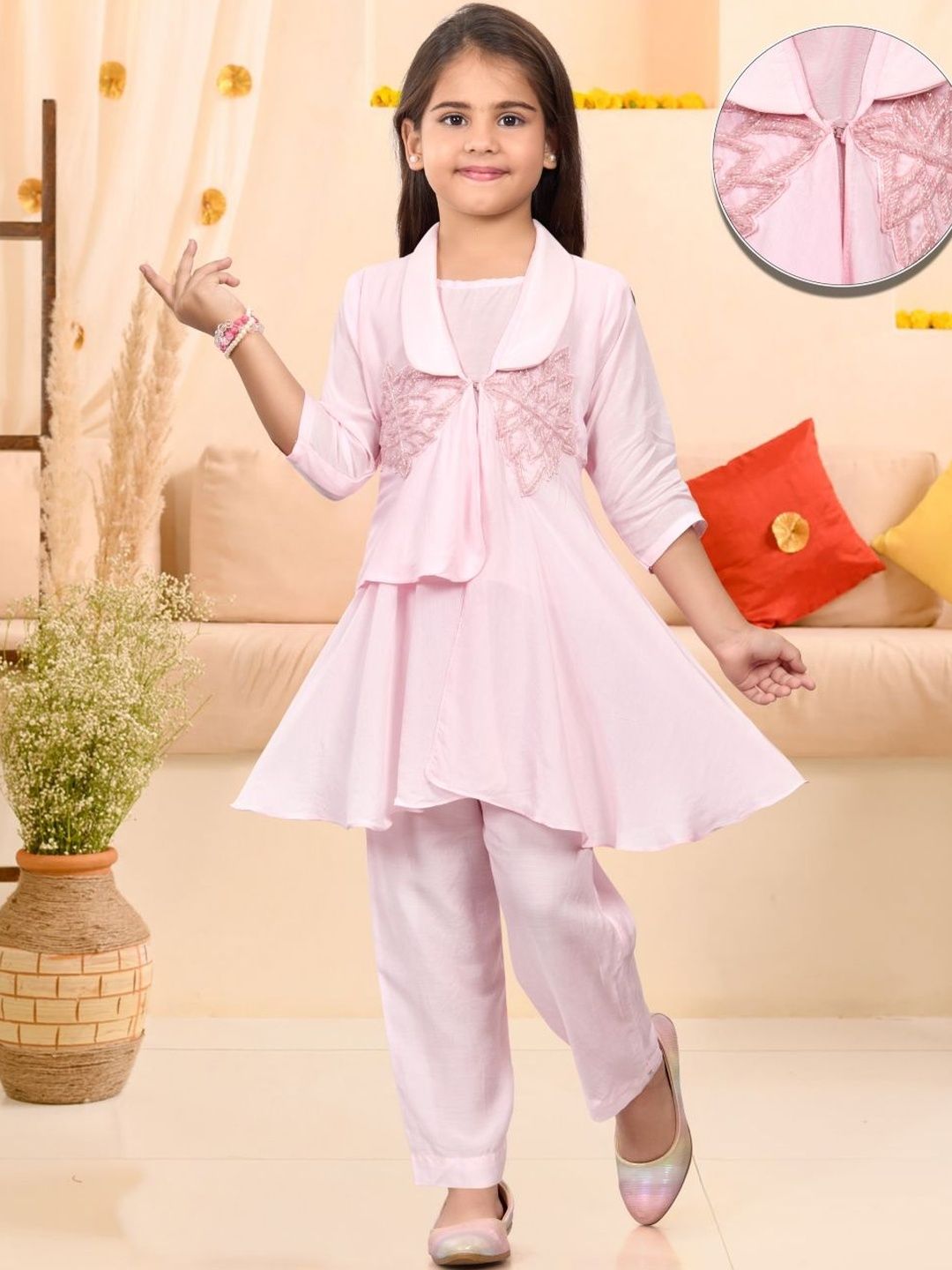 Pehanaava Girls Ethnic Motifs Embroidered Regular Pure Cotton Kurta with Trousers