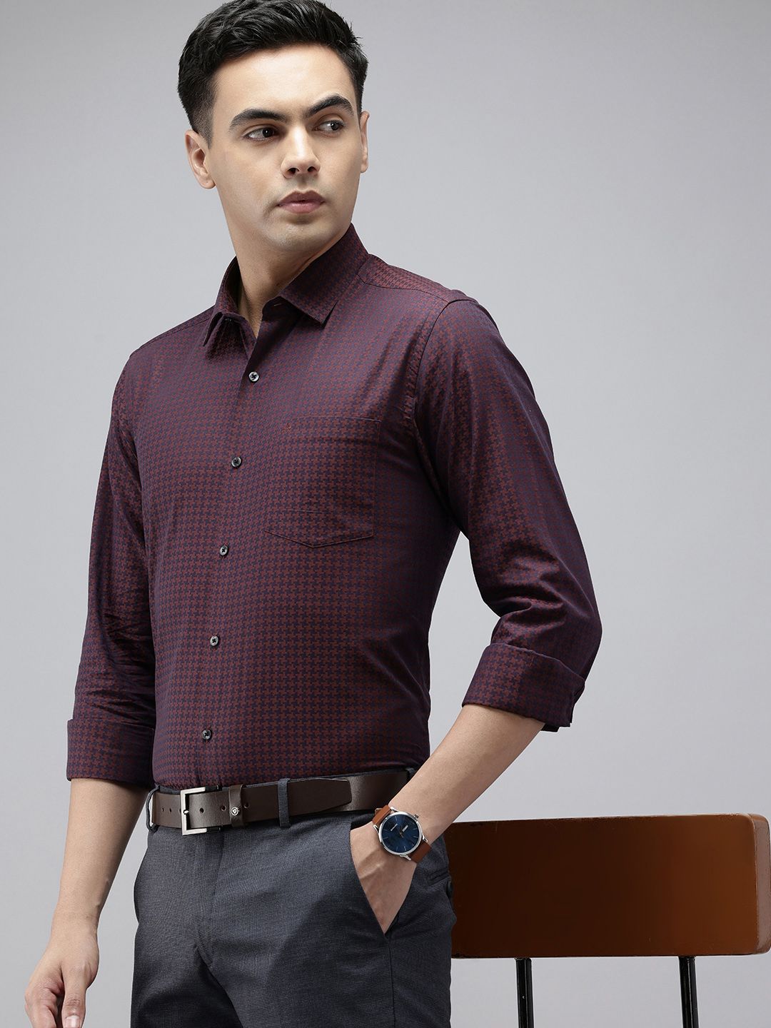 Arrow Pure Cotton Self Design Geometric Manhattan Slim Fit Formal Shirt