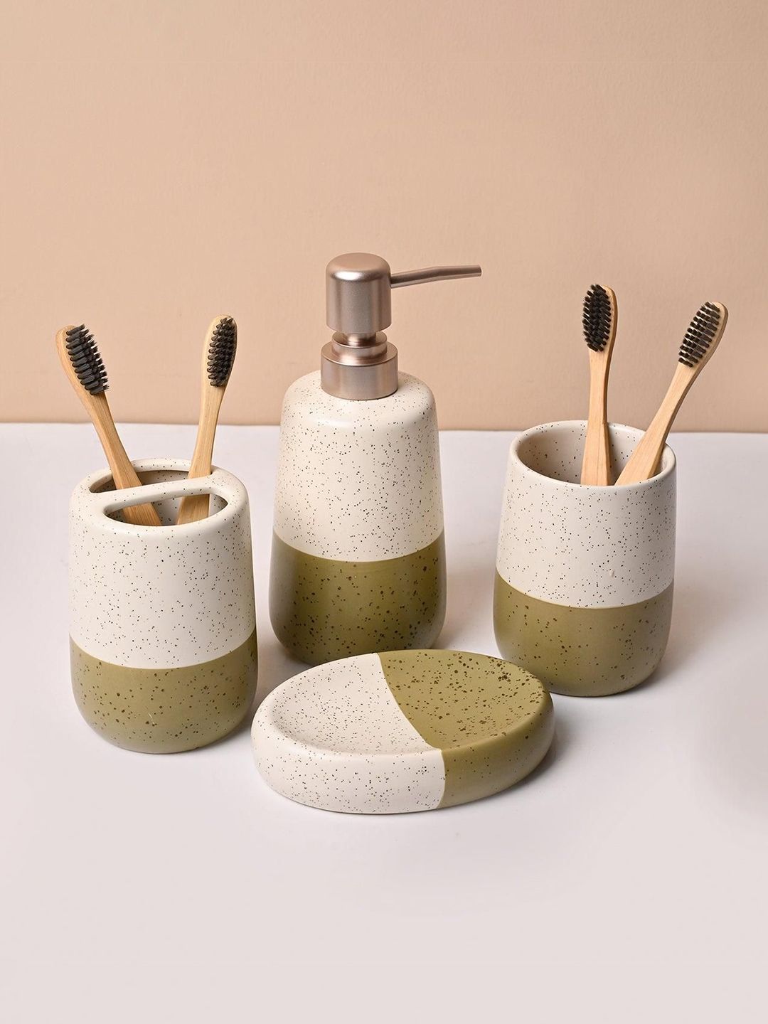 MARKET99 White & Green 4 Pieces Colorblocked Ceramic Bath Accessories Set