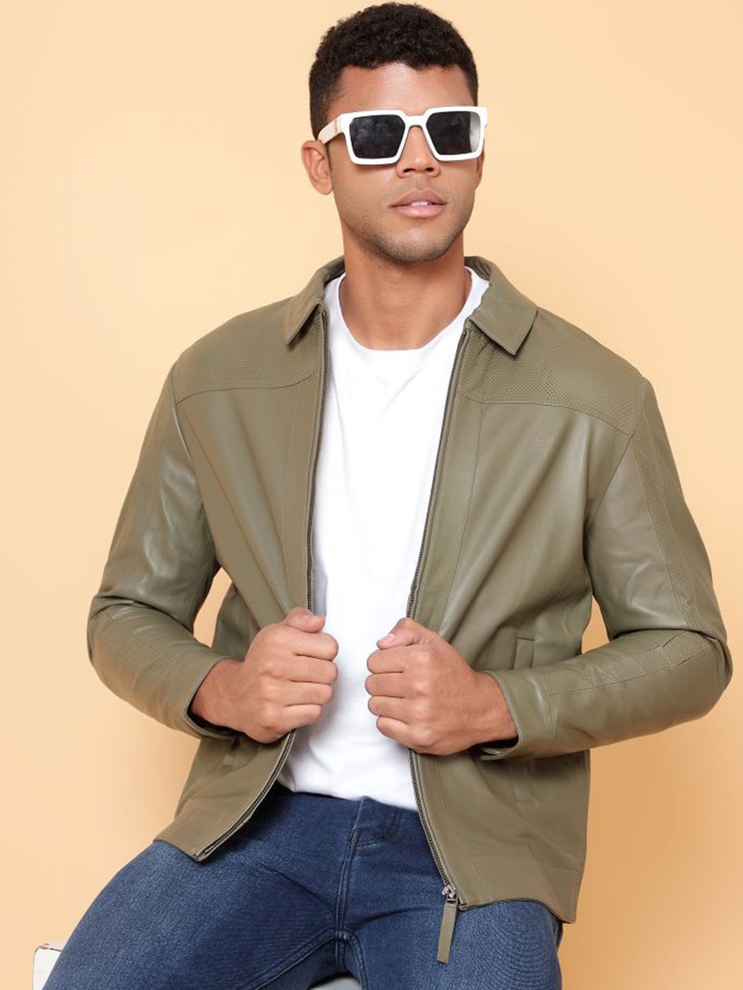 Tortoise Men Solid Spread Collar Lightweight Leather Jacket
