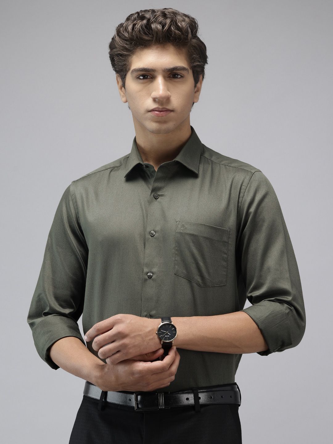 Arrow Manhattan Slim Fit Textured Pure Cotton Formal Shirt
