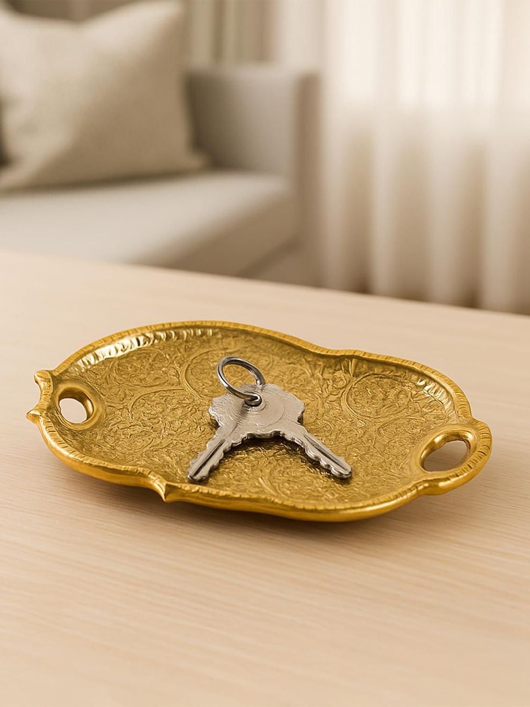 MARKET99 VON CASA Gold Toned Embossed Serving Tray