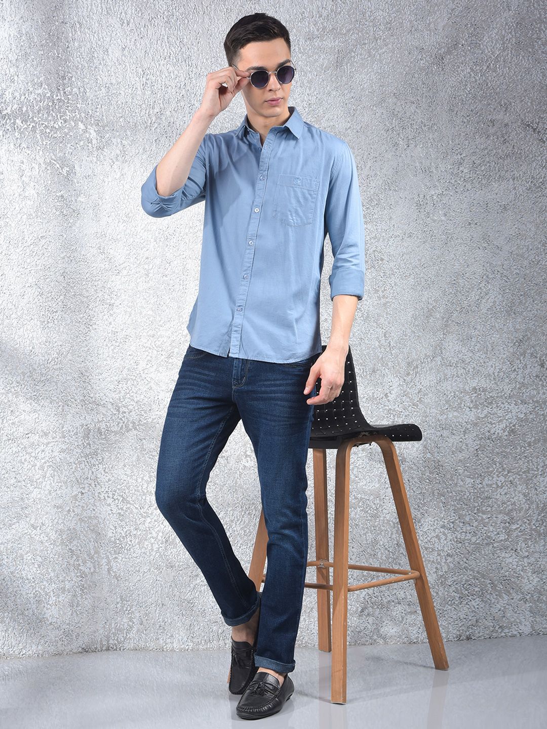 Crimsoune Club Men Slim Fit Mid-Rise Heavy Fade Stretchable Jeans