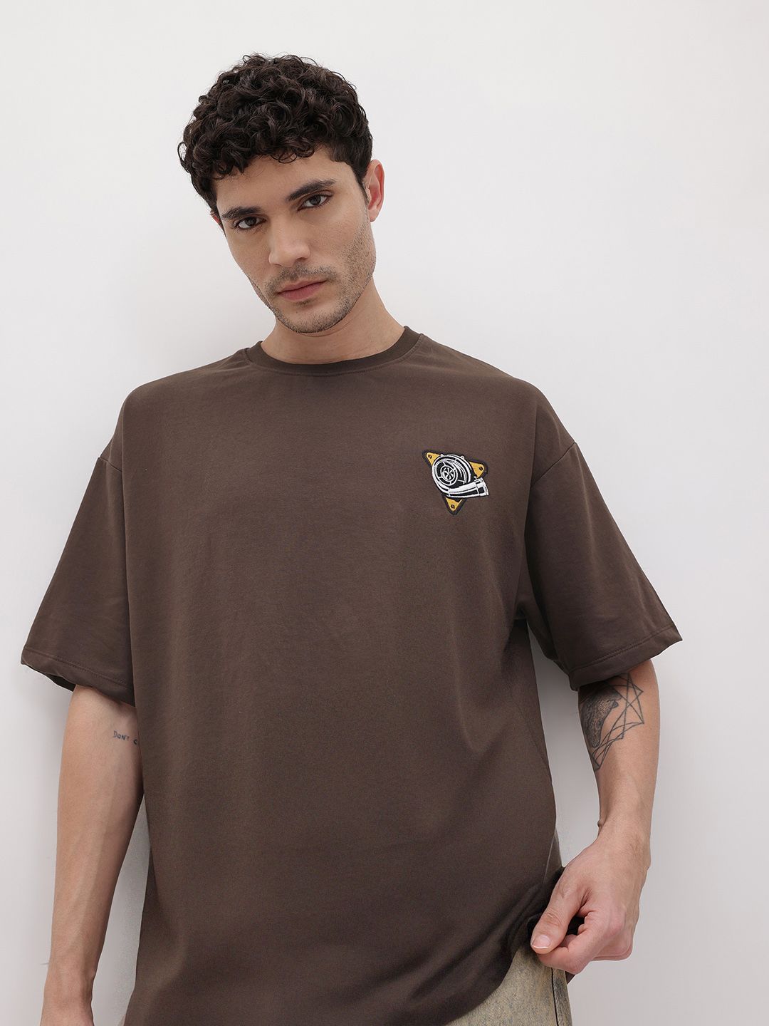 The Roadster Life Co. Drop-Shoulder Sleeves Applique Oversized T-shirt