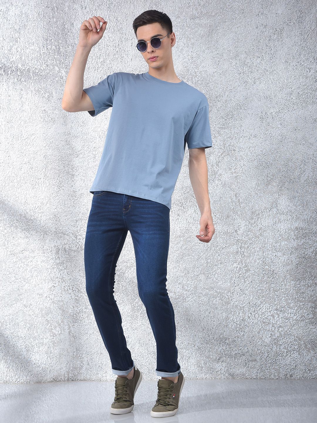 Crimsoune Club Men Slim Fit Mid-Rise Clean Look Heavy Fade Stretchable Jeans
