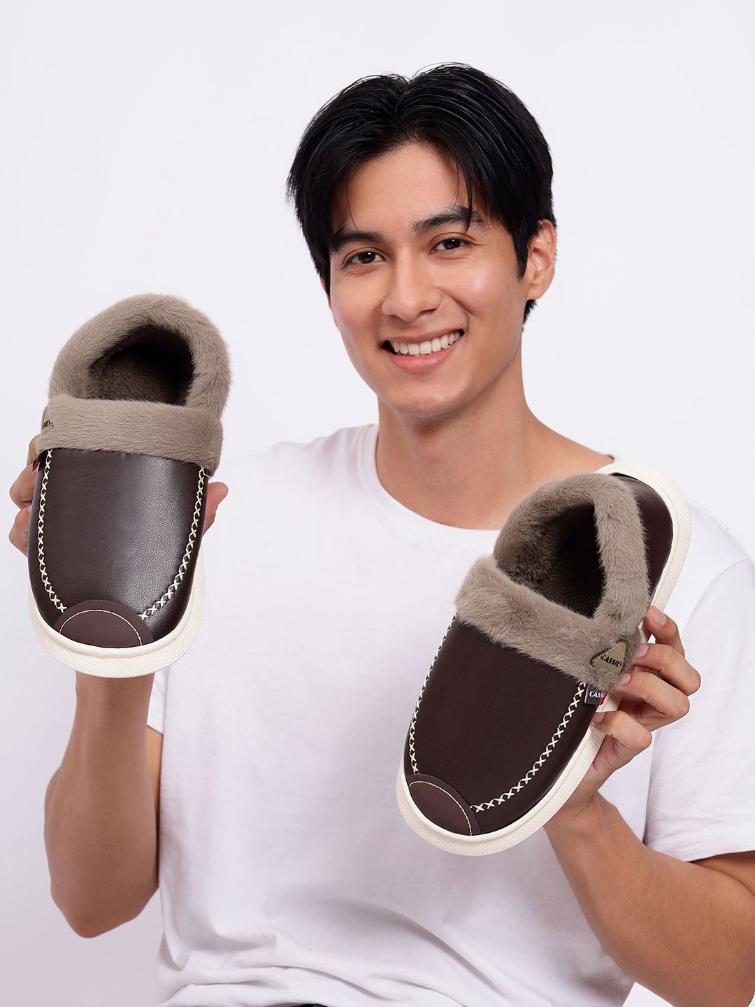 CASSIEY Men Self Design Slip-On Flip Flops
