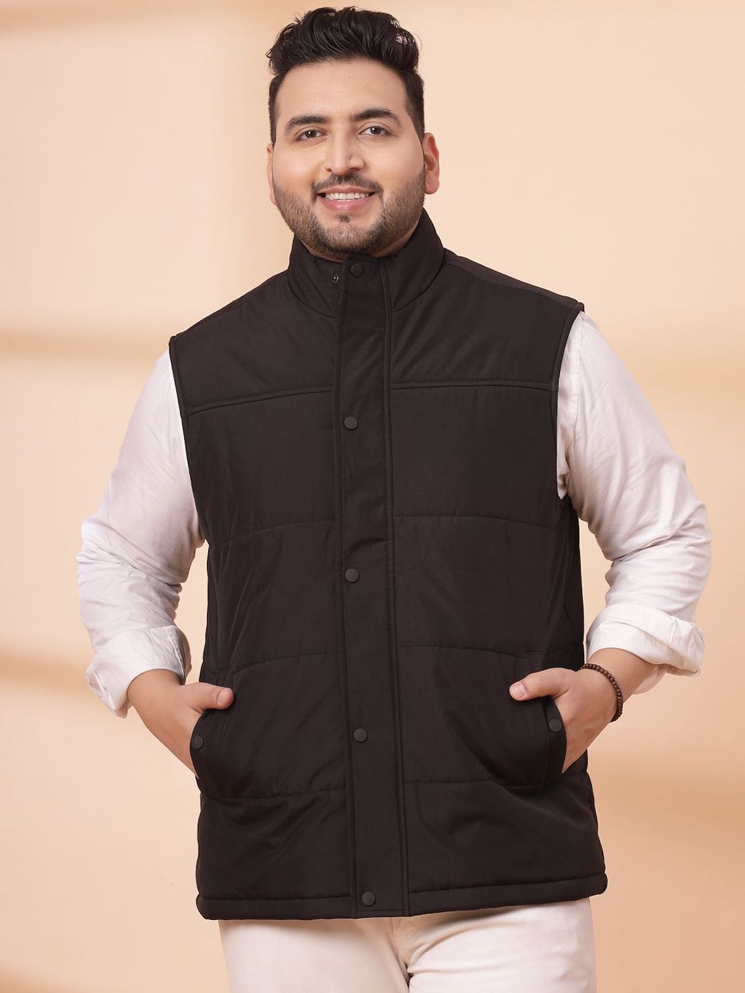 plusS Men Mock Collar Solid Gilet Jacket