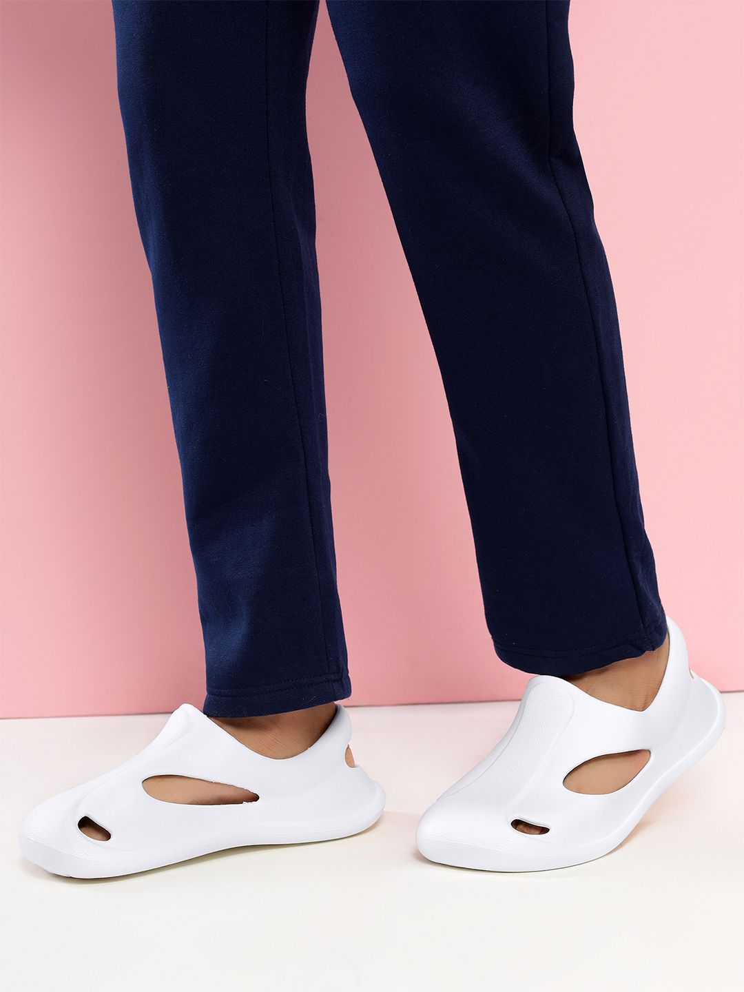 CASSIEY Men Lightweight Croslite Clogs